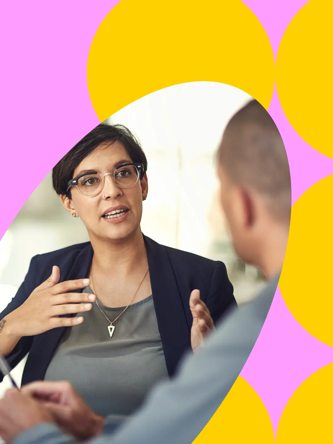 Consultant in a strategic client conversation