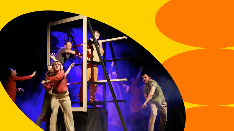 Trainer arbeitet mit einer Gruppe im Workshop